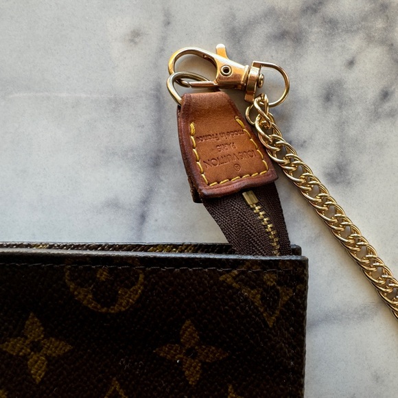 LOUIS VUITTON Pochette Women's Brown LV
Monogram Canvas Purse Pouch Crossbody - Picture 10 of 14